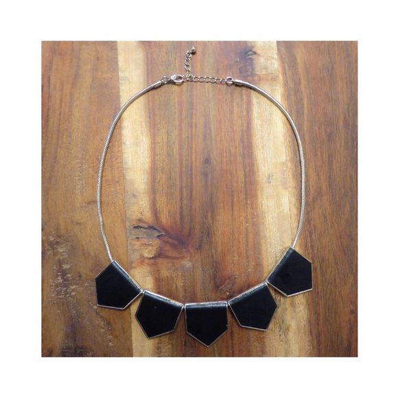 H&M Jewelry - 🌸 5/$15 Black Geometric Necklace